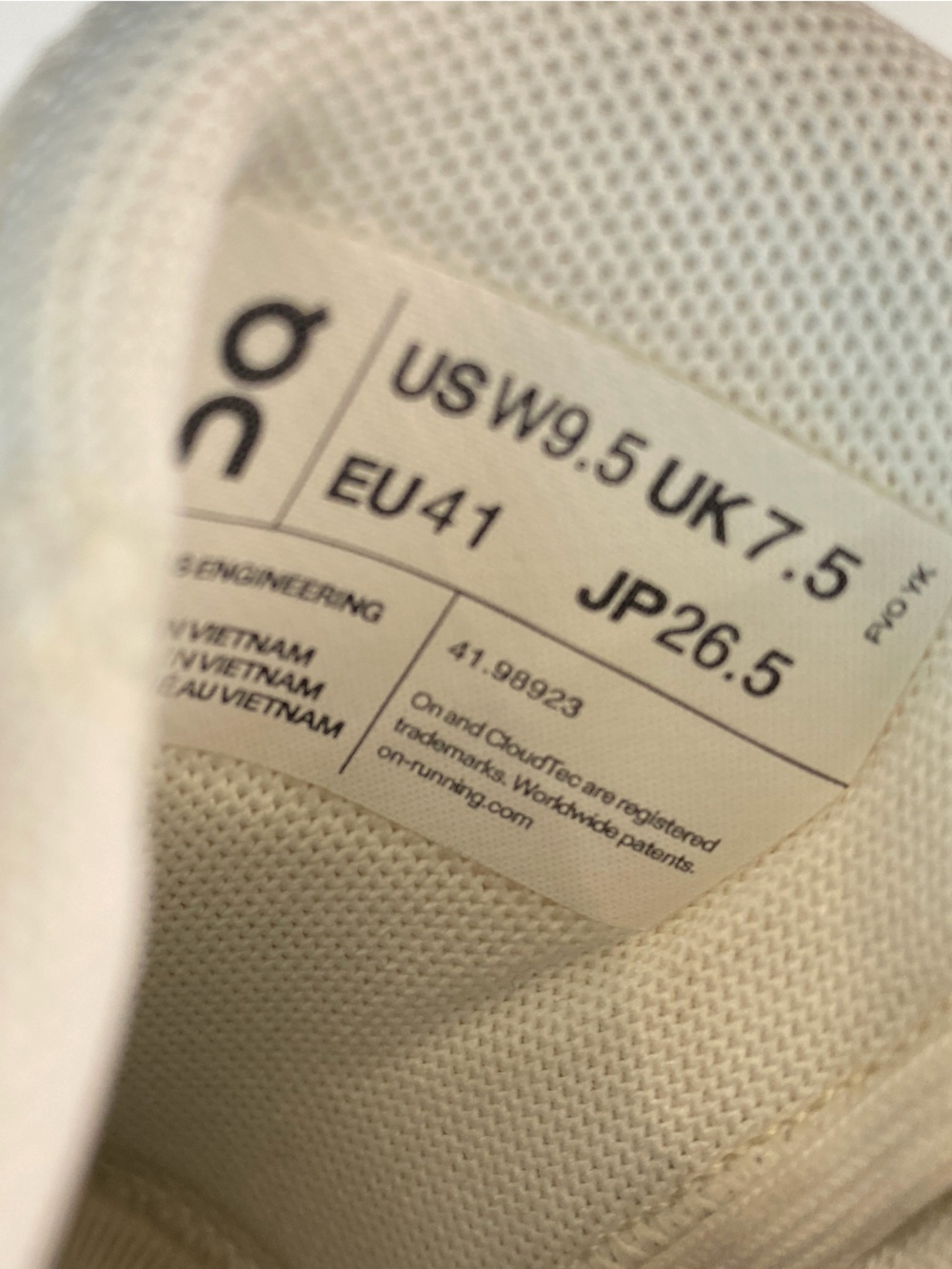 On Running White/ Off White Cloudswift 4 Knit Runner Lace up Shoes size 8 Helion - Picture 11 of 15